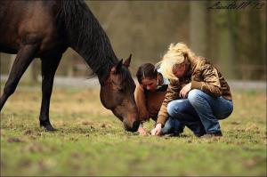 65627_326549360805117_251628731_n